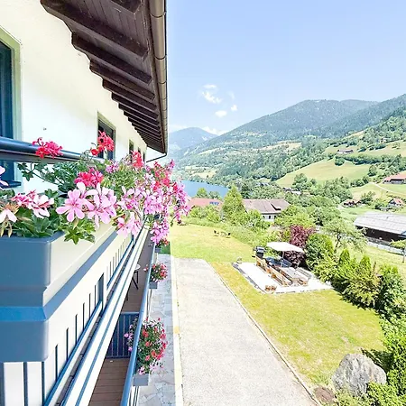 Berghaus Seeblick - Feld Am